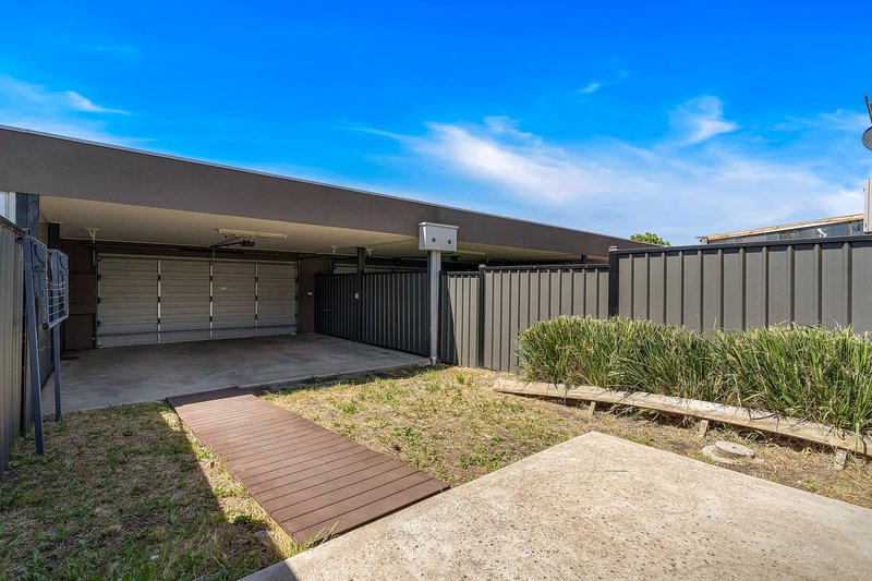 Photo - 7 Hadley Lane, Craigieburn VIC 3064 - Image 11