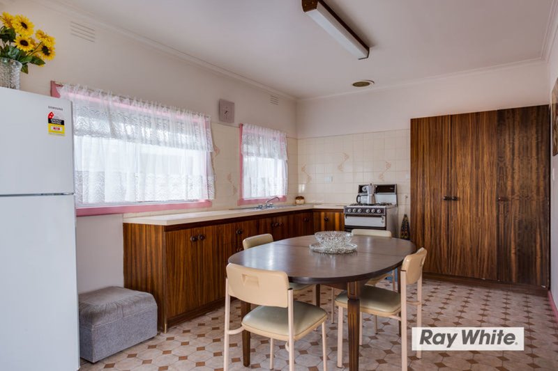 Photo - 7 Hakea Avenue, Rosebud West VIC 3940 - Image 4