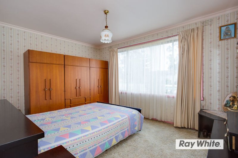 Photo - 7 Hakea Avenue, Rosebud West VIC 3940 - Image 5