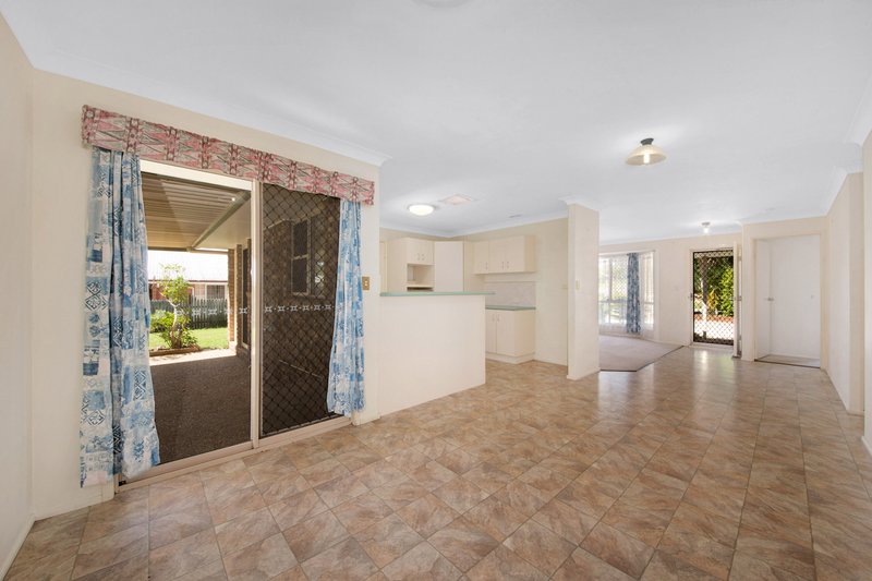 Photo - 7 Hamilton Drive, Clinton QLD 4680 - Image 4