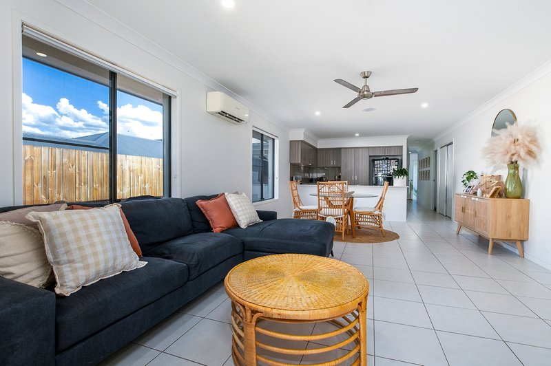 Photo - 7 Hammersmith Crescent, Doolandella QLD 4077 - Image 2