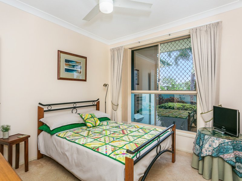 Photo - 7 Hampshire Close, Highland Park QLD 4211 - Image 15