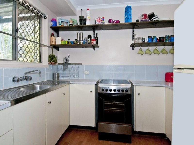 Photo - 7 Harburg Drive, Beenleigh QLD 4207 - Image 2