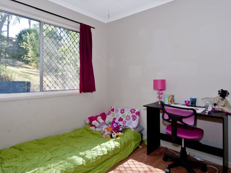 Photo - 7 Harburg Drive, Beenleigh QLD 4207 - Image 4