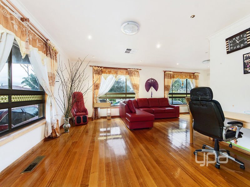 Photo - 7 Harcourt Avenue, St Albans VIC 3021 - Image 4