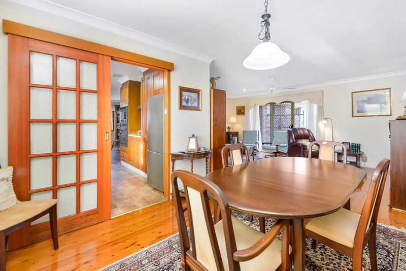 Photo - 7 Harden Crescent, Georges Hall NSW 2198 - Image 4