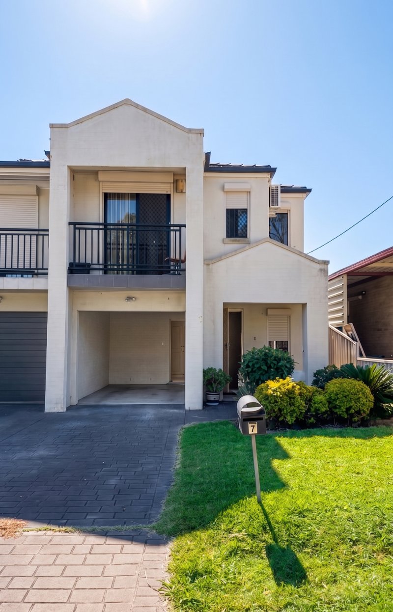 Photo - 7 Harden Street, Canley Heights NSW 2166 - Image 1