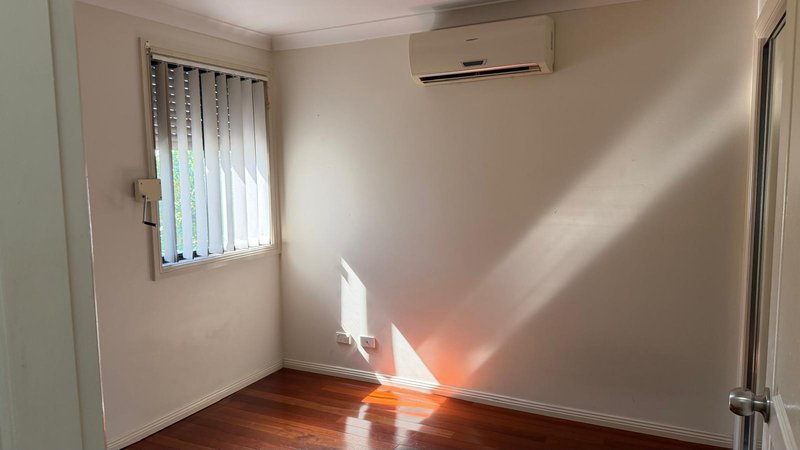 Photo - 7 Harden Street, Canley Heights NSW 2166 - Image 4