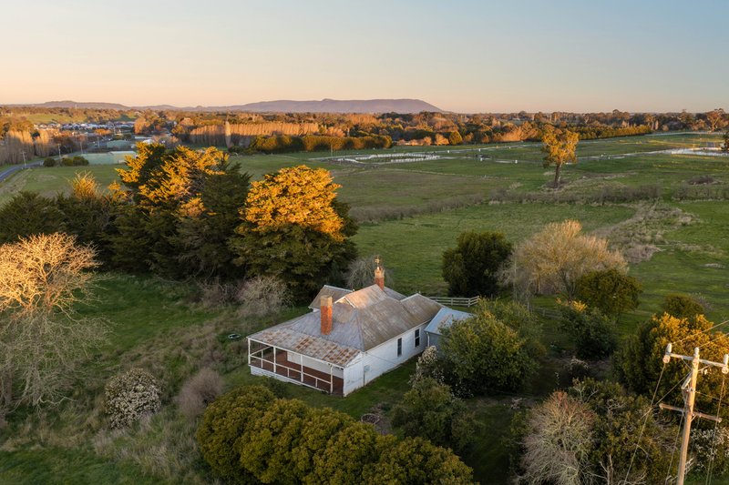 Photo - 7 Harpers Lane, Kyneton VIC 3444 - Image 1
