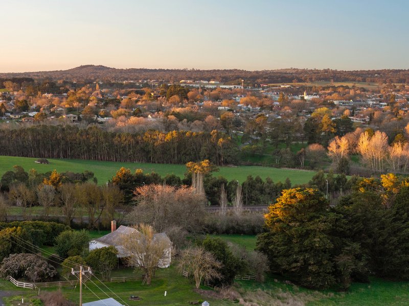 Photo - 7 Harpers Lane, Kyneton VIC 3444 - Image 5