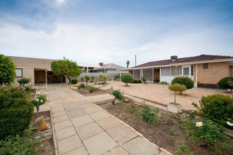Photo - 7 Hartog Street, Innaloo WA 6018 - Image 3