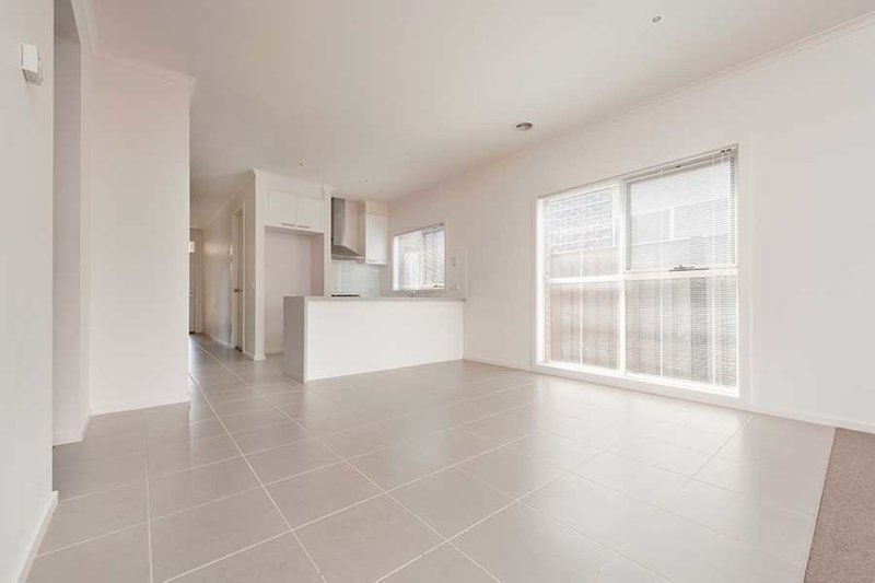 Photo - 7 Hartow Street, Craigieburn VIC 3064 - Image 3