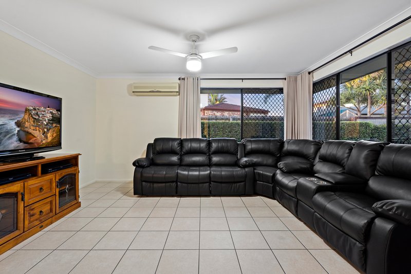 Photo - 7 Hartz Court, Parkinson QLD 4115 - Image 7