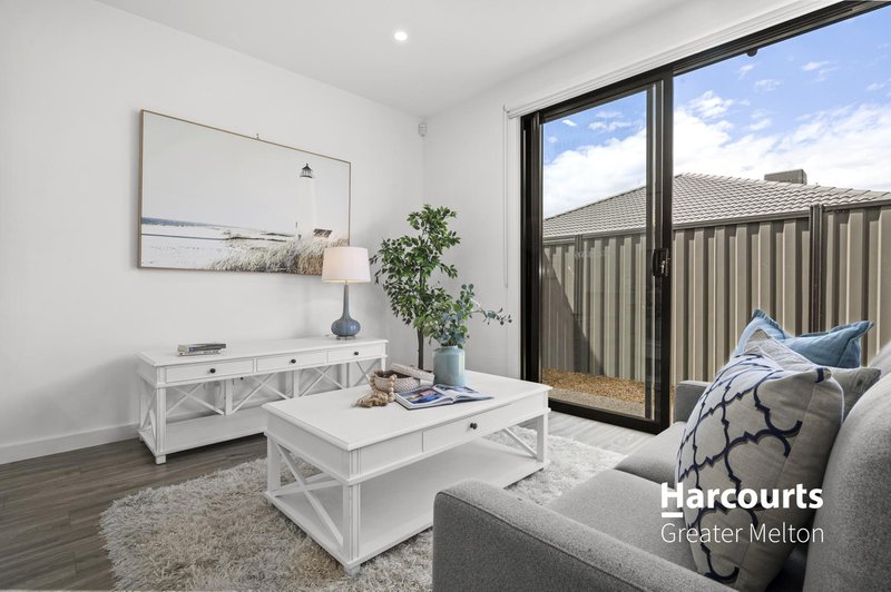 Photo - 7 Harwich Street, Rockbank VIC 3335 - Image 7