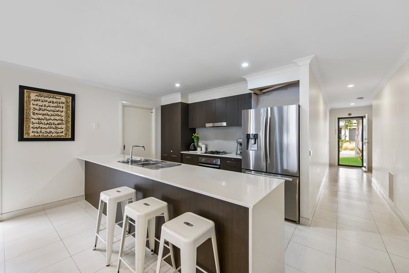 Photo - 7 Harwood Court, Burnside Heights VIC 3023 - Image 2