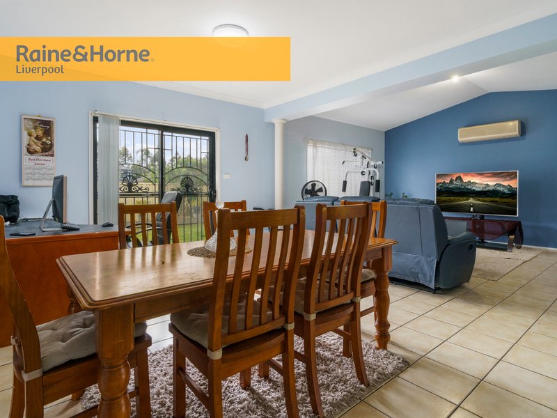 Photo - 7 Hassarati Place, Casula NSW 2170 - Image 2