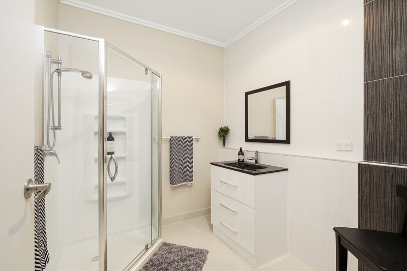 Photo - 7 Hatia Grove, Ferny Grove QLD 4055 - Image 21