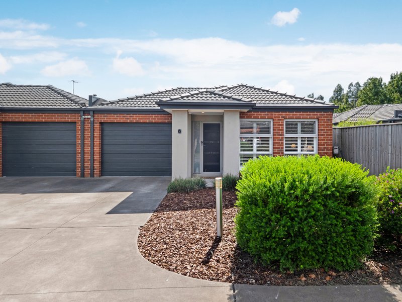 Photo - 7 Hawkshead Place, Cranbourne North VIC 3977 - Image 1