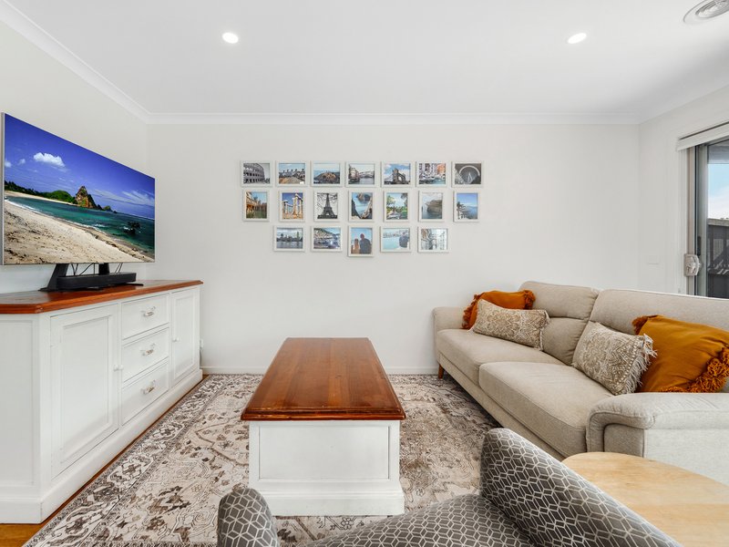 Photo - 7 Hawkshead Place, Cranbourne North VIC 3977 - Image 11