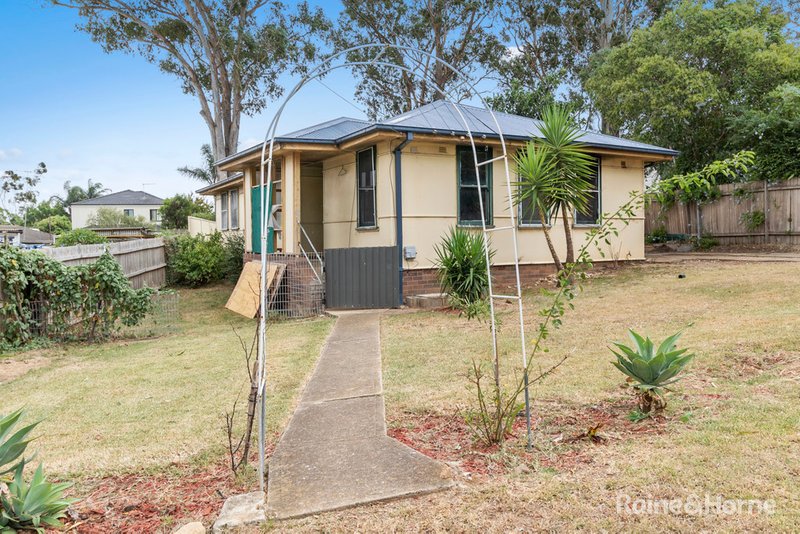 Photo - 7 Hazel Avenue, Lurnea NSW 2170 - Image 3