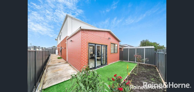 Photo - 7 Heartlands Boulevard, Tarneit VIC 3029 - Image 12