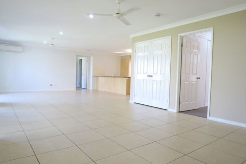 Photo - 7 Heath Court, Brassall QLD 4305 - Image 6