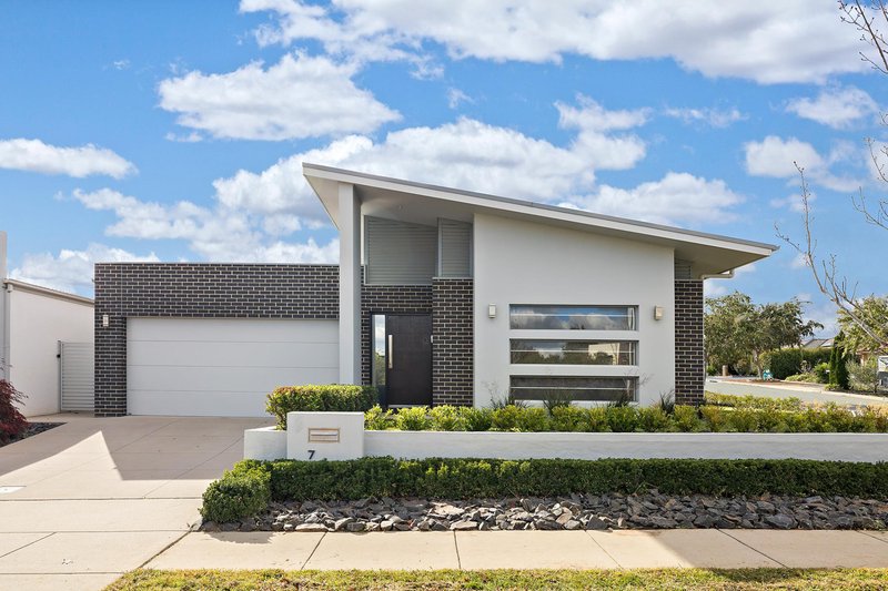 Photo - 7 Helby Street, Harrison ACT 2914 - Image 1
