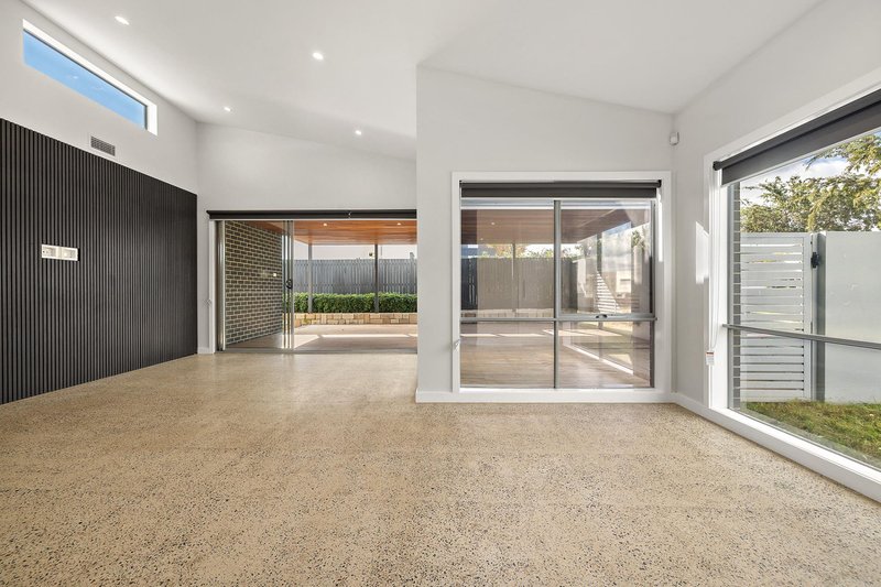 Photo - 7 Helby Street, Harrison ACT 2914 - Image 2