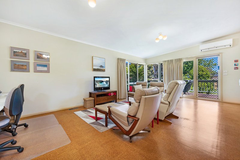 Photo - 7 Henley Drive, Wheelers Hill VIC 3150 - Image 5