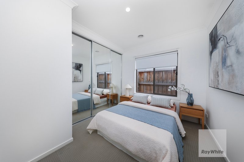 Photo - 7 Henna Avenue, Greenvale VIC 3059 - Image 10