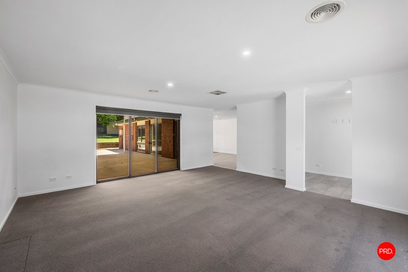 Photo - 7 Herbert Avenue, Strathdale VIC 3550 - Image 7