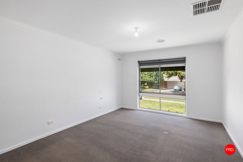 Photo - 7 Herbert Avenue, Strathdale VIC 3550 - Image 8