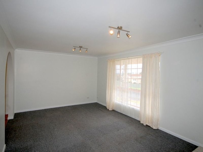 Photo - 7 Hereford Close, Wingham NSW 2429 - Image 2