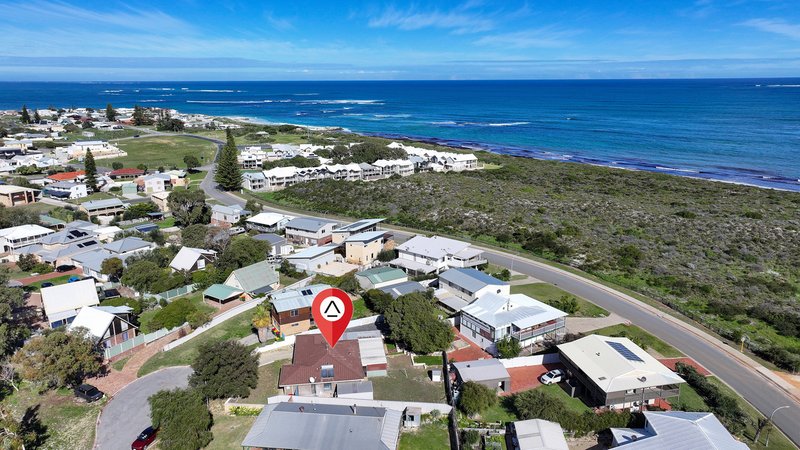 Photo - 7 Hill Place, Ledge Point WA 6043 - Image 4