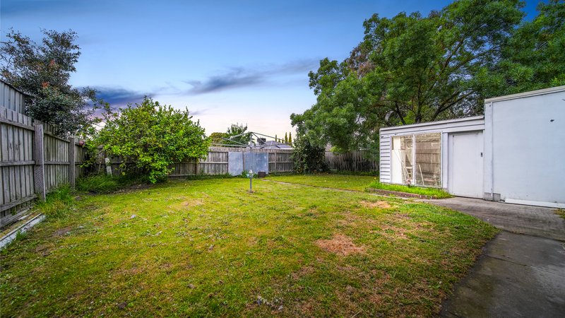 Photo - 7 Hillside Avenue, Dandenong North VIC 3175 - Image 14