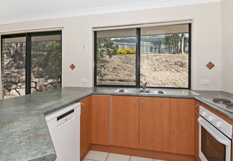 Photo - 7 Hillside Crescent, Edens Landing QLD 4207 - Image 4