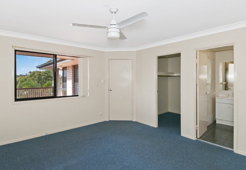 Photo - 7 Hillside Crescent, Edens Landing QLD 4207 - Image 9