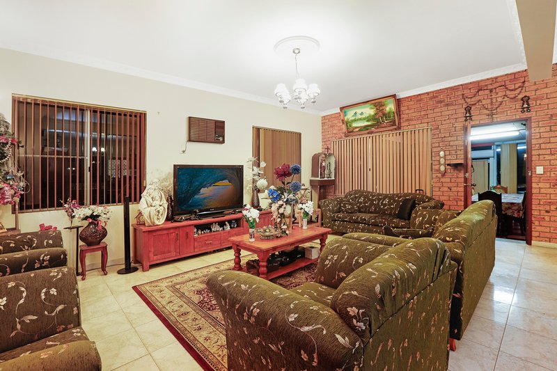 Photo - 7 Hillview Street, Roselands NSW 2196 - Image 3