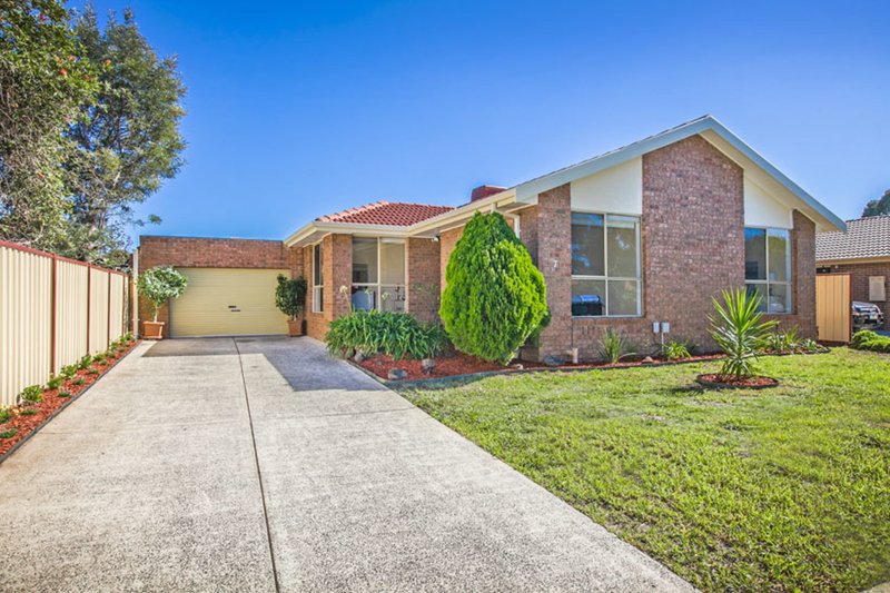 7 Hinkler Drive, Mill Park VIC 3082