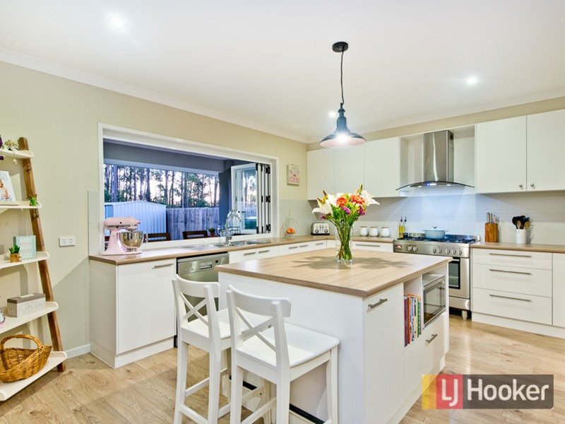 Photo - 7 Hinton Crescent, Mango Hill QLD 4509 - Image 7