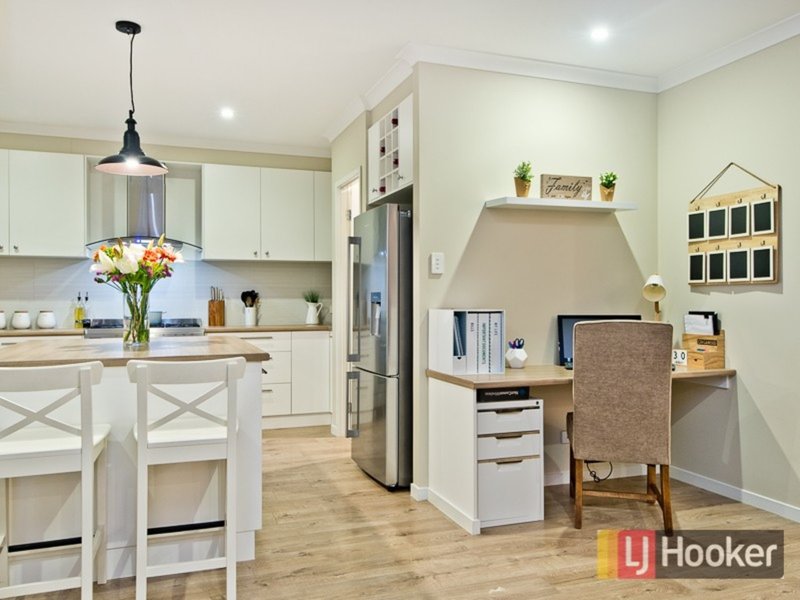 Photo - 7 Hinton Crescent, Mango Hill QLD 4509 - Image 8