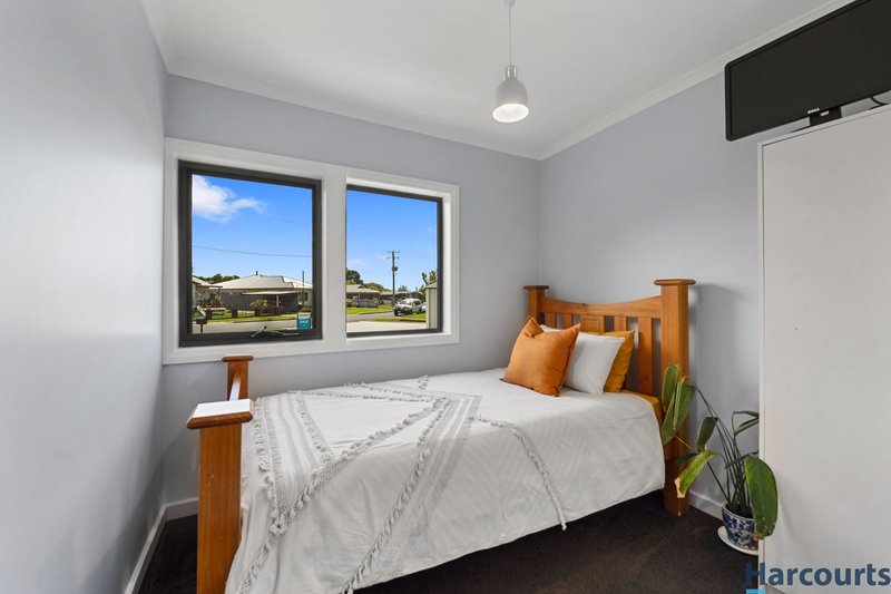 Photo - 7 Hogarth Road, Sulphur Creek TAS 7316 - Image 7