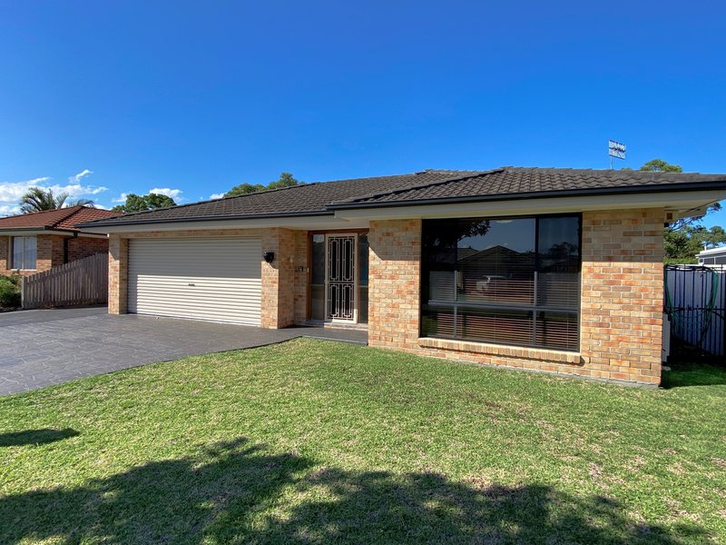 7 Holbert , Tea Gardens NSW 2324