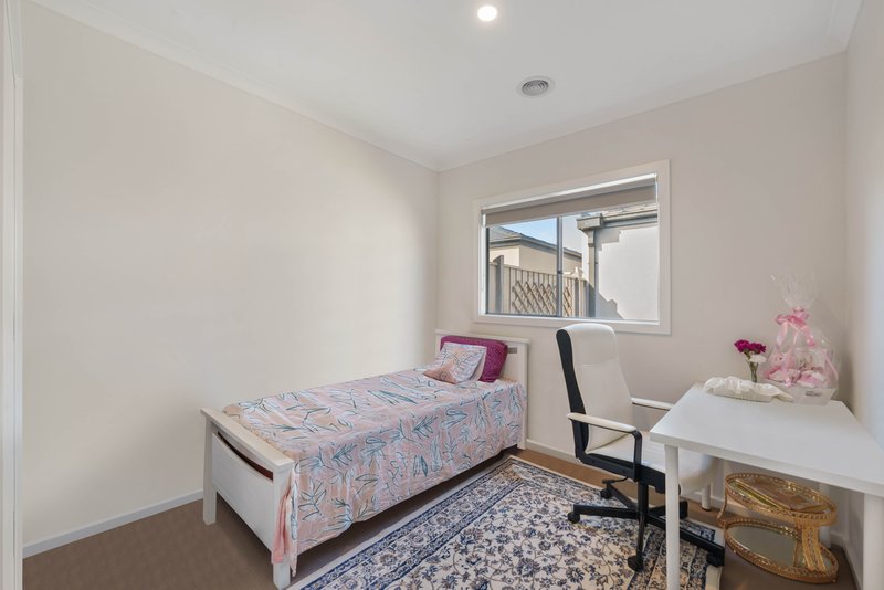 Photo - 7 Holborn Path, Wyndham Vale VIC 3024 - Image 4