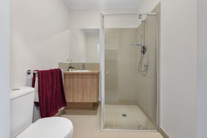 Photo - 7 Holborn Path, Wyndham Vale VIC 3024 - Image 7