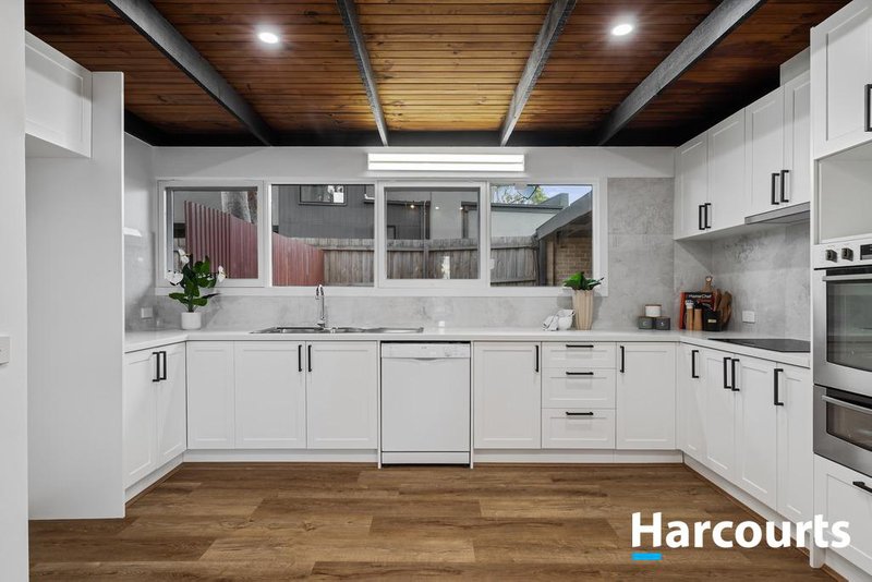 Photo - 7 Holyrood Drive, Vermont VIC 3133 - Image 4