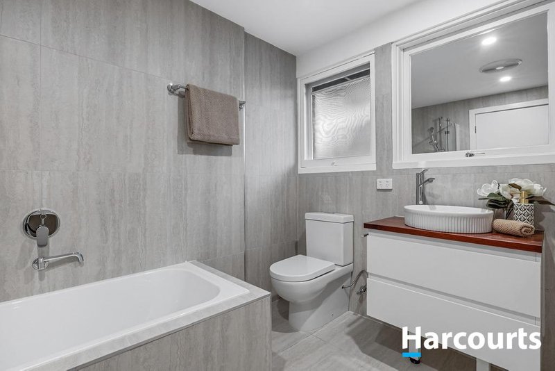 Photo - 7 Holyrood Drive, Vermont VIC 3133 - Image 7