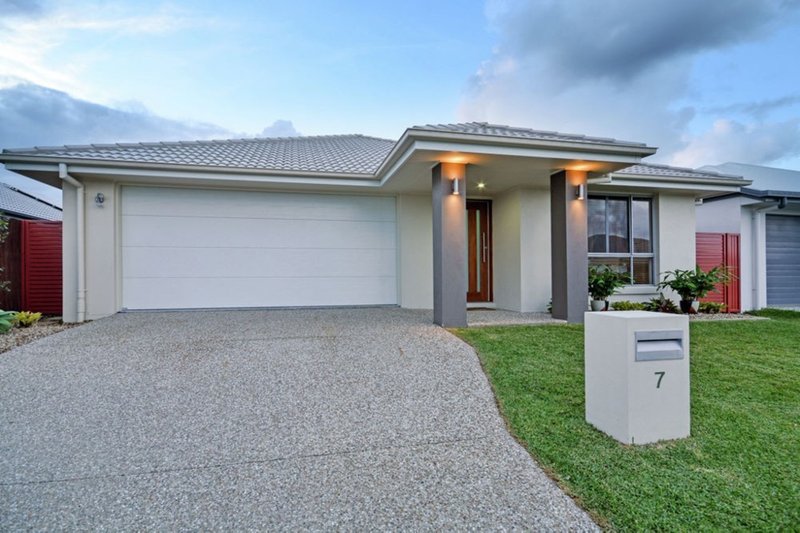 Photo - 7 Honey Street, Caloundra West QLD 4551 - Image 17