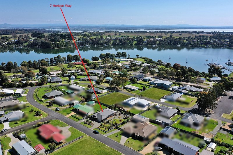 Photo - 7 Horizon Way, Newlands Arm VIC 3875 - Image 2