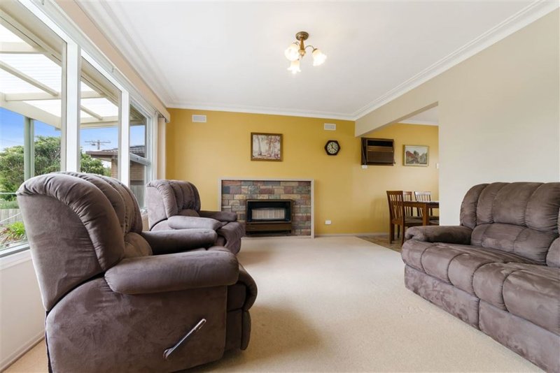 Photo - 7 Hosie Avenue, Bell Post Hill VIC 3215 - Image 2